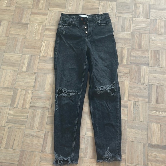 Never worn Zara black mom jeans size 26 - Picture 2 of 2